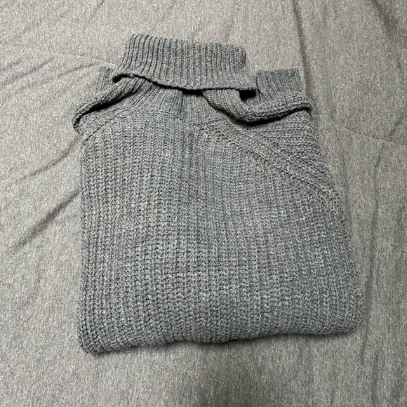 AE gray knit turtleneck - Picture 3 of 5